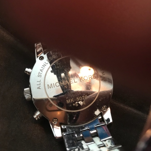 Michael Kors Watch - Picture 3 of 6